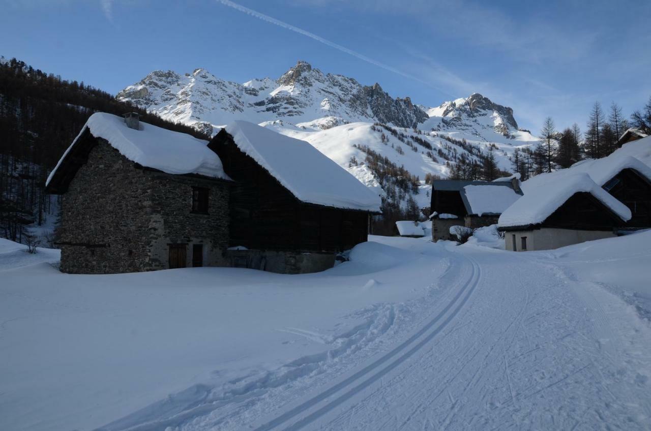 Appartement Dans Maison Entre Savines Et Embrun Crots Kültér fotó